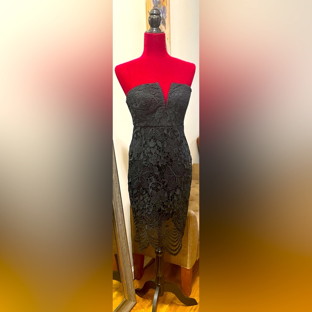 Black strapless evening dress. 🆕